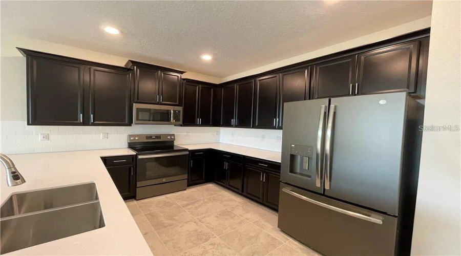 DAVENPORT, Florida 33896, 3 Bedrooms Bedrooms, ,2 BathroomsBathrooms,Residential,For Sale,OCEAN COURSE,0,MFRO6404097