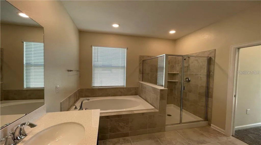 DAVENPORT, Florida 33896, 3 Bedrooms Bedrooms, ,2 BathroomsBathrooms,Residential,For Sale,OCEAN COURSE,0,MFRO6404097