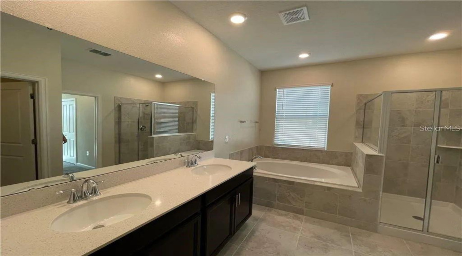 DAVENPORT, Florida 33896, 3 Bedrooms Bedrooms, ,2 BathroomsBathrooms,Residential,For Sale,OCEAN COURSE,0,MFRO6404097
