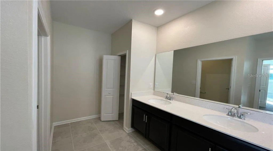 DAVENPORT, Florida 33896, 3 Bedrooms Bedrooms, ,2 BathroomsBathrooms,Residential,For Sale,OCEAN COURSE,0,MFRO6404097