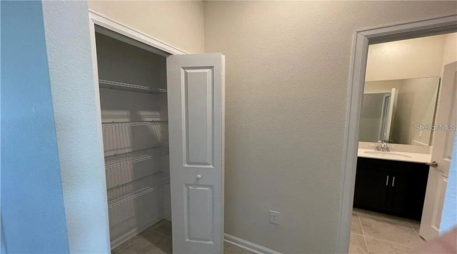 DAVENPORT, Florida 33896, 3 Bedrooms Bedrooms, ,2 BathroomsBathrooms,Residential,For Sale,OCEAN COURSE,0,MFRO6404097
