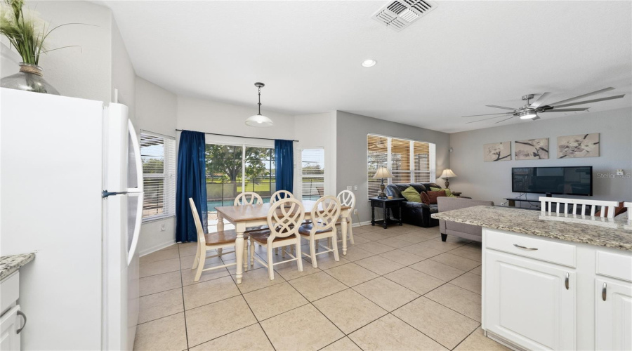 KISSIMMEE, Florida 34747, 6 Bedrooms Bedrooms, ,4 BathroomsBathrooms,Residential,For Sale,BASNETT,0,MFRO6397158