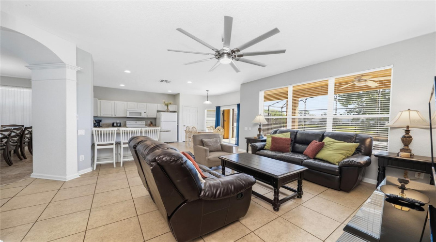 KISSIMMEE, Florida 34747, 6 Bedrooms Bedrooms, ,4 BathroomsBathrooms,Residential,For Sale,BASNETT,0,MFRO6397158