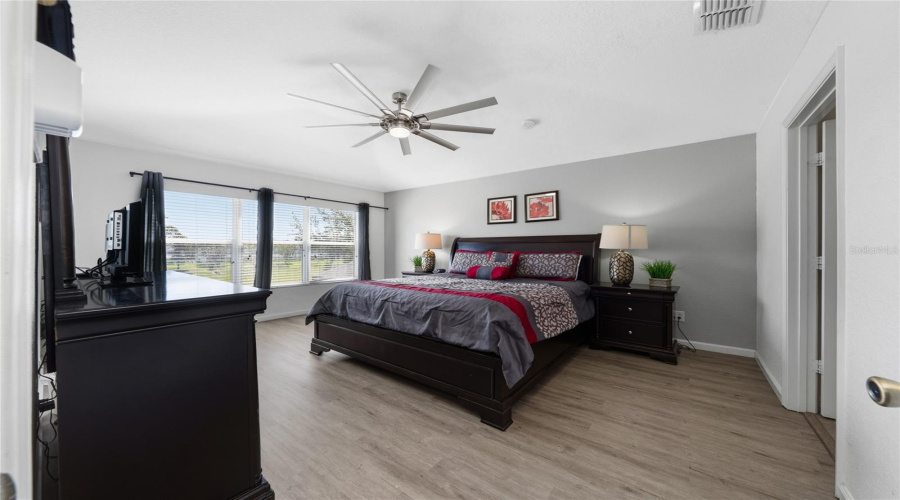 KISSIMMEE, Florida 34747, 6 Bedrooms Bedrooms, ,4 BathroomsBathrooms,Residential,For Sale,BASNETT,0,MFRO6397158
