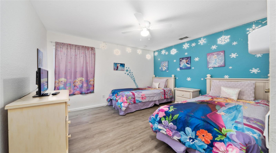 KISSIMMEE, Florida 34747, 6 Bedrooms Bedrooms, ,4 BathroomsBathrooms,Residential,For Sale,BASNETT,0,MFRO6397158