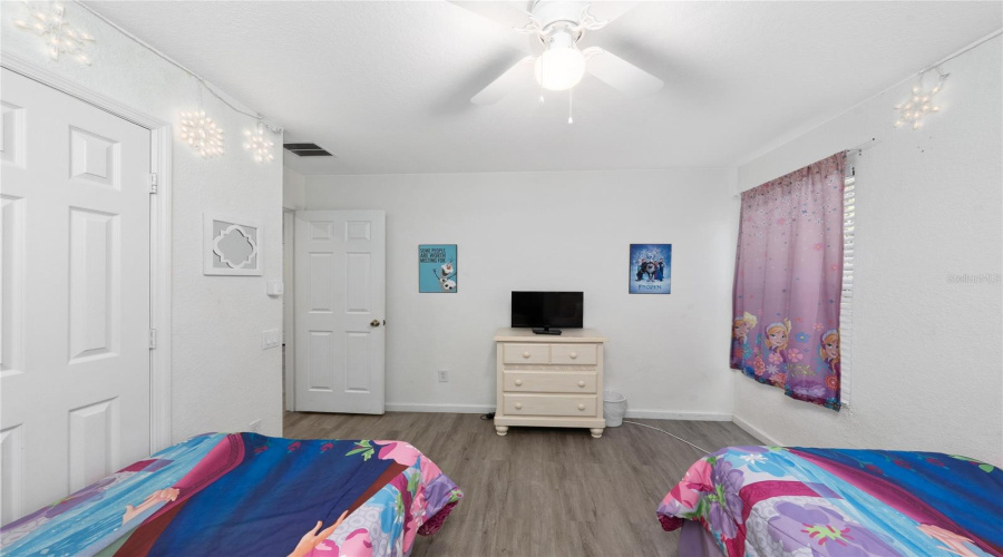 KISSIMMEE, Florida 34747, 6 Bedrooms Bedrooms, ,4 BathroomsBathrooms,Residential,For Sale,BASNETT,0,MFRO6397158