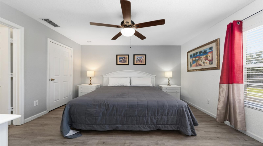KISSIMMEE, Florida 34747, 6 Bedrooms Bedrooms, ,4 BathroomsBathrooms,Residential,For Sale,BASNETT,0,MFRO6397158