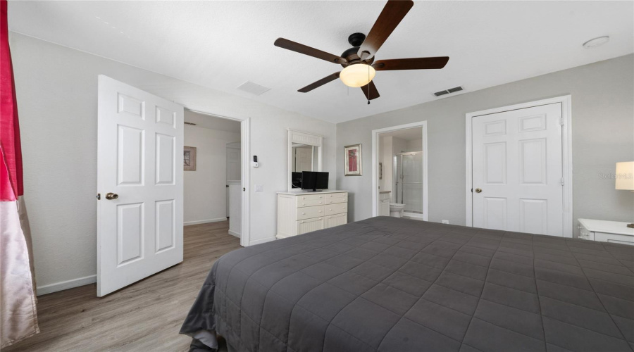 KISSIMMEE, Florida 34747, 6 Bedrooms Bedrooms, ,4 BathroomsBathrooms,Residential,For Sale,BASNETT,0,MFRO6397158