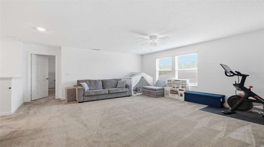 DAVENPORT, Florida 33896, 5 Bedrooms Bedrooms, ,3 BathroomsBathrooms,Residential,For Sale,AUGUSTUS,0,MFRS5149043