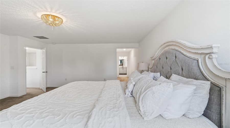 DAVENPORT, Florida 33896, 5 Bedrooms Bedrooms, ,3 BathroomsBathrooms,Residential,For Sale,AUGUSTUS,0,MFRS5149043
