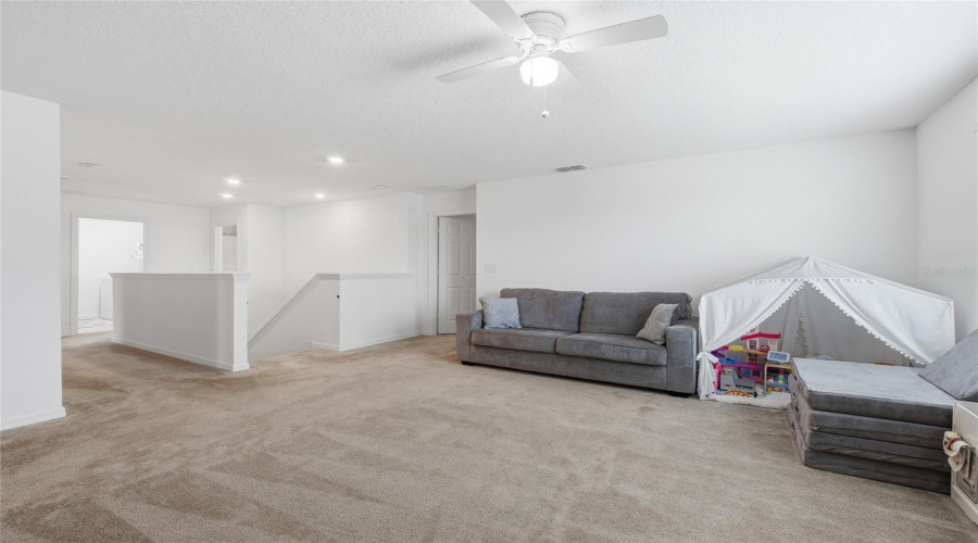 DAVENPORT, Florida 33896, 5 Bedrooms Bedrooms, ,3 BathroomsBathrooms,Residential,For Sale,AUGUSTUS,0,MFRS5149043