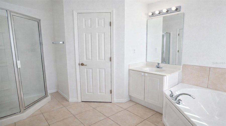 KISSIMMEE, Florida 34746, 4 Bedrooms Bedrooms, ,3 BathroomsBathrooms,Residential,For Sale,CLUB CORTILE,0,MFRS5132809
