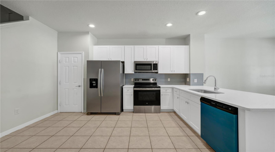KISSIMMEE, Florida 34747, 3 Bedrooms Bedrooms, ,3 BathroomsBathrooms,Residential,For Sale,MAYAGUANA,0,MFRO6404355
