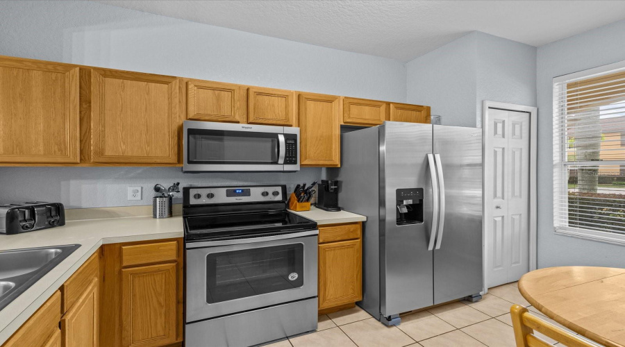 DAVENPORT, Florida 33897, 4 Bedrooms Bedrooms, ,3 BathroomsBathrooms,Residential,For Sale,MIRAMAR AVENUE,0,MFRO6404384
