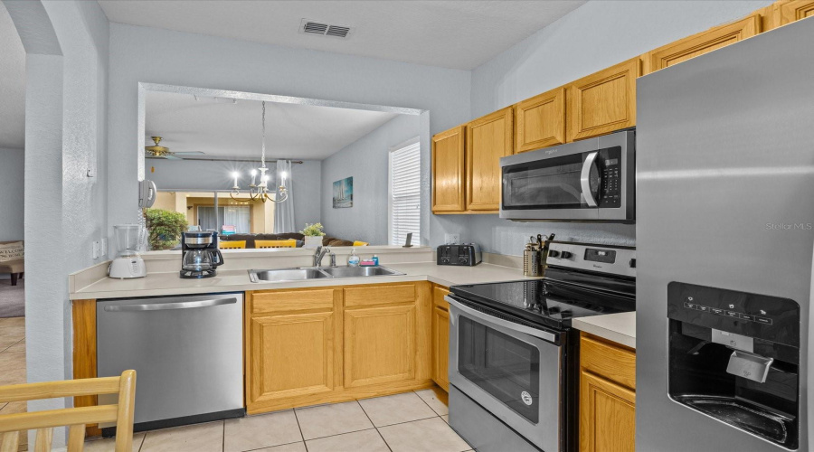 DAVENPORT, Florida 33897, 4 Bedrooms Bedrooms, ,3 BathroomsBathrooms,Residential,For Sale,MIRAMAR AVENUE,0,MFRO6404384