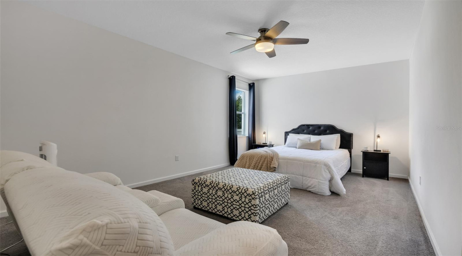 DAVENPORT, Florida 33837, 4 Bedrooms Bedrooms, ,3 BathroomsBathrooms,Residential,For Sale,SAPPHIRE,0,MFRO6404268