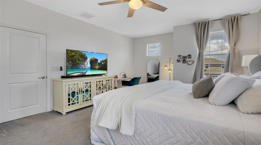 DAVENPORT, Florida 33837, 4 Bedrooms Bedrooms, ,3 BathroomsBathrooms,Residential,For Sale,SAPPHIRE,0,MFRO6404268