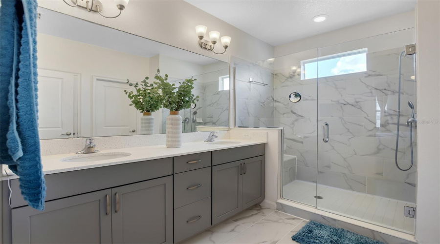 DAVENPORT, Florida 33837, 4 Bedrooms Bedrooms, ,3 BathroomsBathrooms,Residential,For Sale,SAPPHIRE,0,MFRO6404268