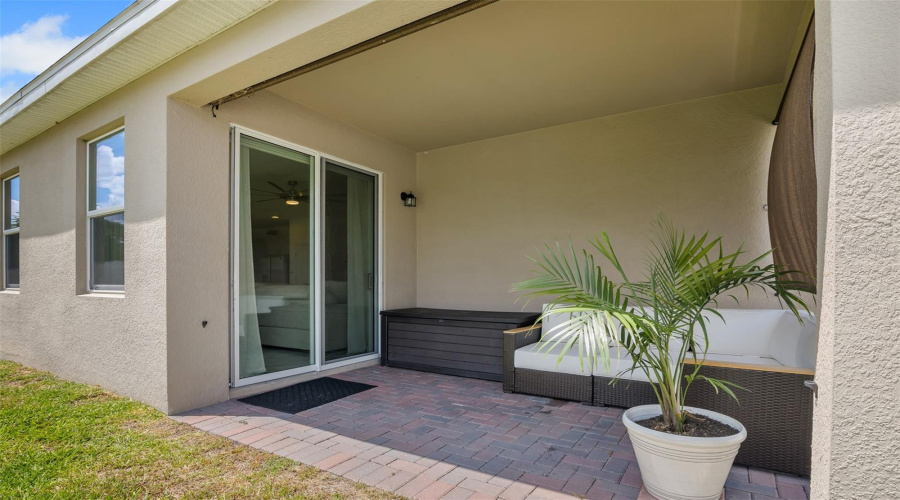 DAVENPORT, Florida 33837, 4 Bedrooms Bedrooms, ,3 BathroomsBathrooms,Residential,For Sale,SAPPHIRE,0,MFRO6404268