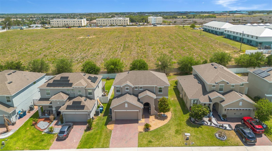 DAVENPORT, Florida 33837, 4 Bedrooms Bedrooms, ,3 BathroomsBathrooms,Residential,For Sale,SAPPHIRE,0,MFRO6404268
