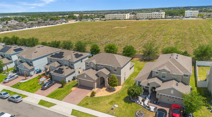 DAVENPORT, Florida 33837, 4 Bedrooms Bedrooms, ,3 BathroomsBathrooms,Residential,For Sale,SAPPHIRE,0,MFRO6404268