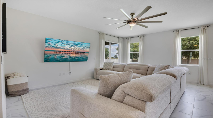 DAVENPORT, Florida 33837, 4 Bedrooms Bedrooms, ,3 BathroomsBathrooms,Residential,For Sale,SAPPHIRE,0,MFRO6404268