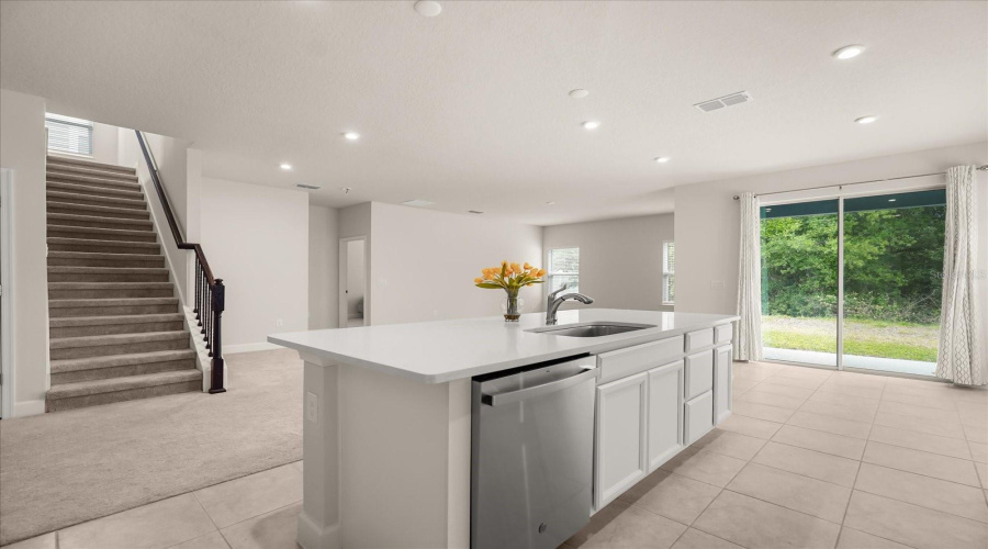 DAVENPORT, Florida 33896, 3 Bedrooms Bedrooms, ,2 BathroomsBathrooms,Residential,For Sale,SIESTA VISTA,0,MFRS5148568