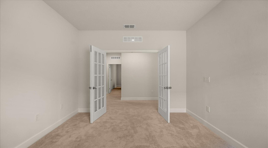 DAVENPORT, Florida 33896, 3 Bedrooms Bedrooms, ,2 BathroomsBathrooms,Residential,For Sale,SIESTA VISTA,0,MFRS5148568