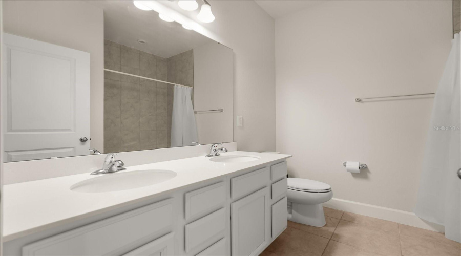 DAVENPORT, Florida 33896, 3 Bedrooms Bedrooms, ,2 BathroomsBathrooms,Residential,For Sale,SIESTA VISTA,0,MFRS5148568