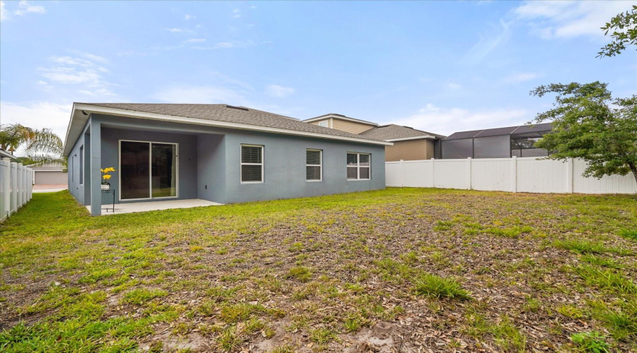 DAVENPORT, Florida 33896, 3 Bedrooms Bedrooms, ,2 BathroomsBathrooms,Residential,For Sale,SIESTA VISTA,0,MFRS5148568