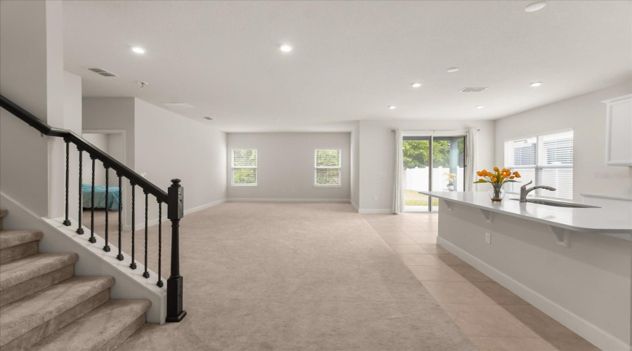 OPEN FLOOR PLAN