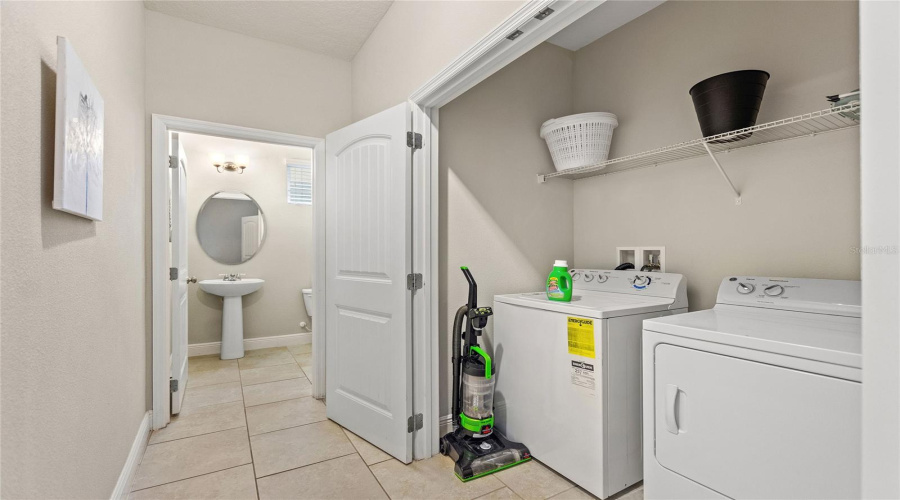 DAVENPORT, Florida 33837, 5 Bedrooms Bedrooms, ,4 BathroomsBathrooms,Residential,For Sale,OAKBOURNE,0,MFRO6404308