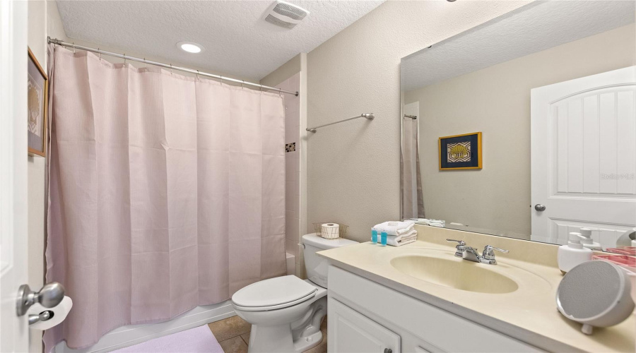 DAVENPORT, Florida 33837, 5 Bedrooms Bedrooms, ,4 BathroomsBathrooms,Residential,For Sale,OAKBOURNE,0,MFRO6404308