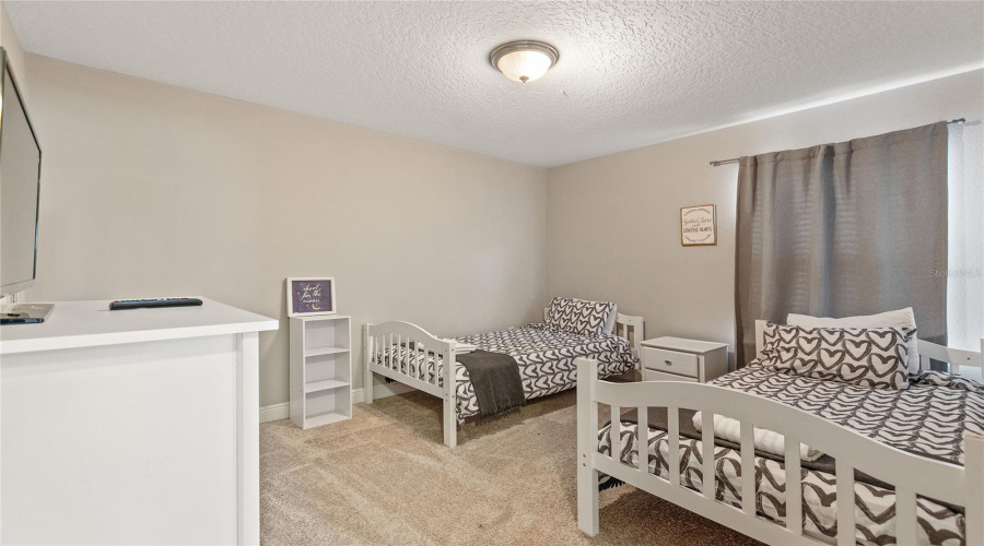 DAVENPORT, Florida 33837, 5 Bedrooms Bedrooms, ,4 BathroomsBathrooms,Residential,For Sale,OAKBOURNE,0,MFRO6404308