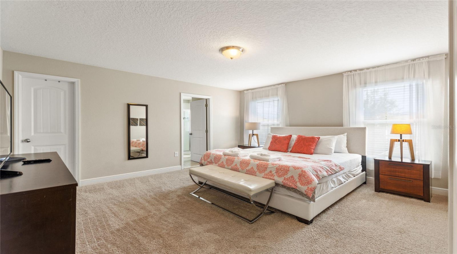 DAVENPORT, Florida 33837, 5 Bedrooms Bedrooms, ,4 BathroomsBathrooms,Residential,For Sale,OAKBOURNE,0,MFRO6404308