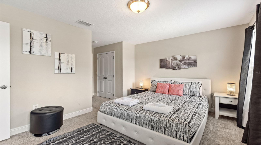 DAVENPORT, Florida 33837, 5 Bedrooms Bedrooms, ,4 BathroomsBathrooms,Residential,For Sale,OAKBOURNE,0,MFRO6404308