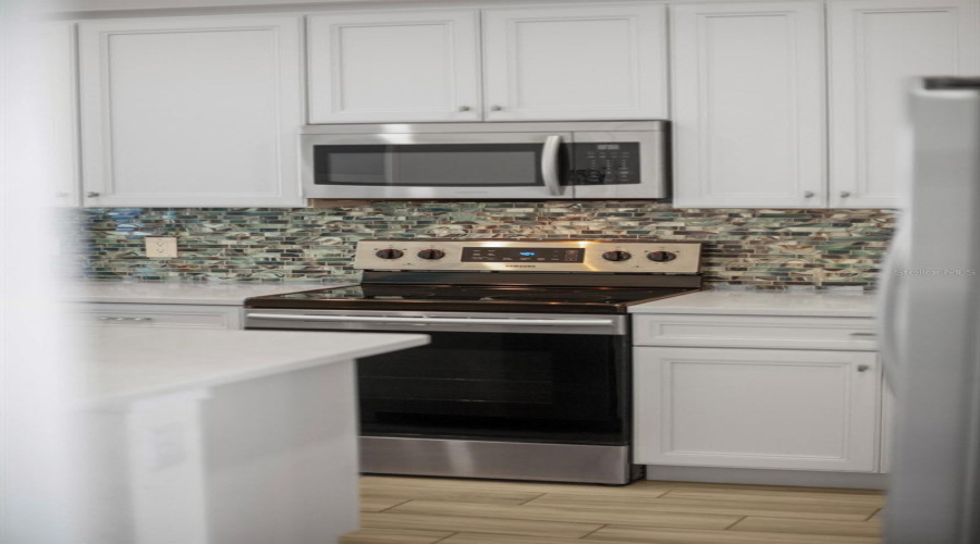 KISSIMMEE, Florida 34747, 4 Bedrooms Bedrooms, ,4 BathroomsBathrooms,Residential,For Sale,LOST SHAKER,0,MFRO6404095