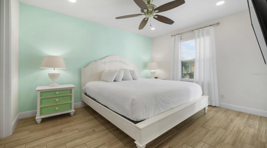 KISSIMMEE, Florida 34747, 4 Bedrooms Bedrooms, ,4 BathroomsBathrooms,Residential,For Sale,LOST SHAKER,0,MFRO6404095