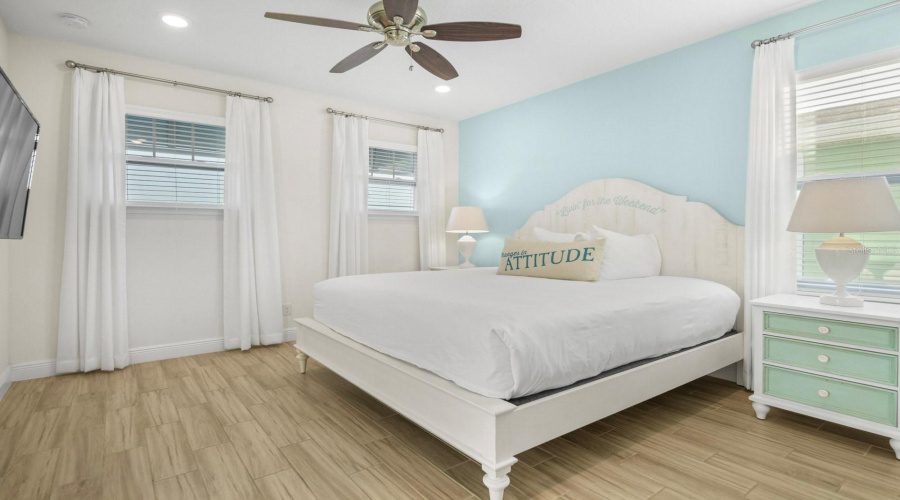 KISSIMMEE, Florida 34747, 4 Bedrooms Bedrooms, ,4 BathroomsBathrooms,Residential,For Sale,LOST SHAKER,0,MFRO6404095