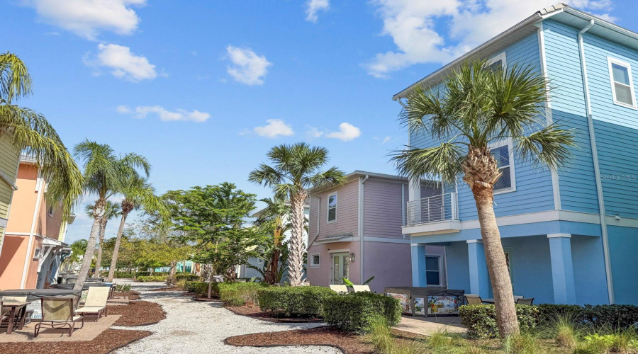 KISSIMMEE, Florida 34747, 4 Bedrooms Bedrooms, ,4 BathroomsBathrooms,Residential,For Sale,LOST SHAKER,0,MFRO6404095