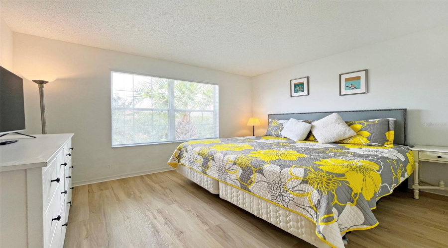 KISSIMMEE, Florida 34746, 6 Bedrooms Bedrooms, ,5 BathroomsBathrooms,Residential,For Sale,MADIERA BEACH,0,MFRS5149098