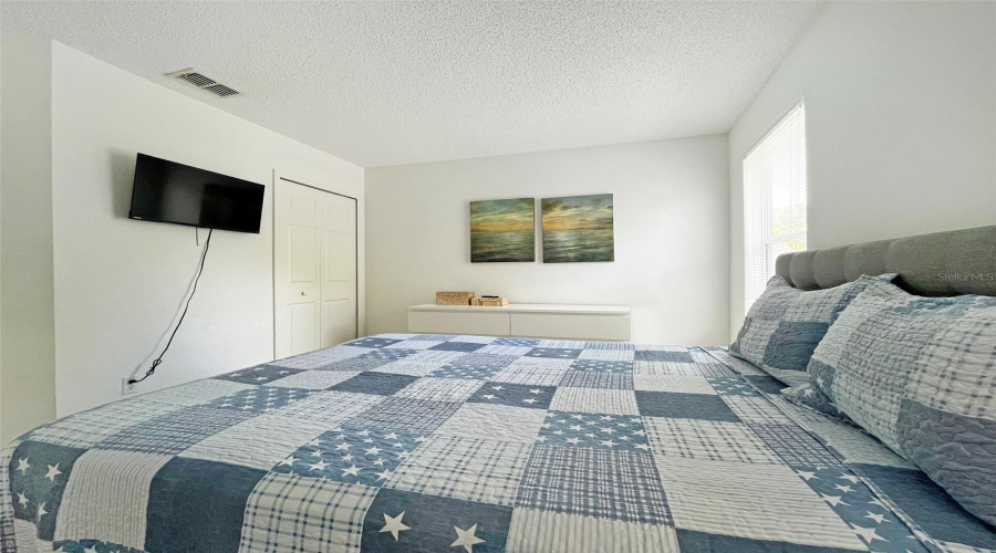 KISSIMMEE, Florida 34746, 6 Bedrooms Bedrooms, ,5 BathroomsBathrooms,Residential,For Sale,MADIERA BEACH,0,MFRS5149098