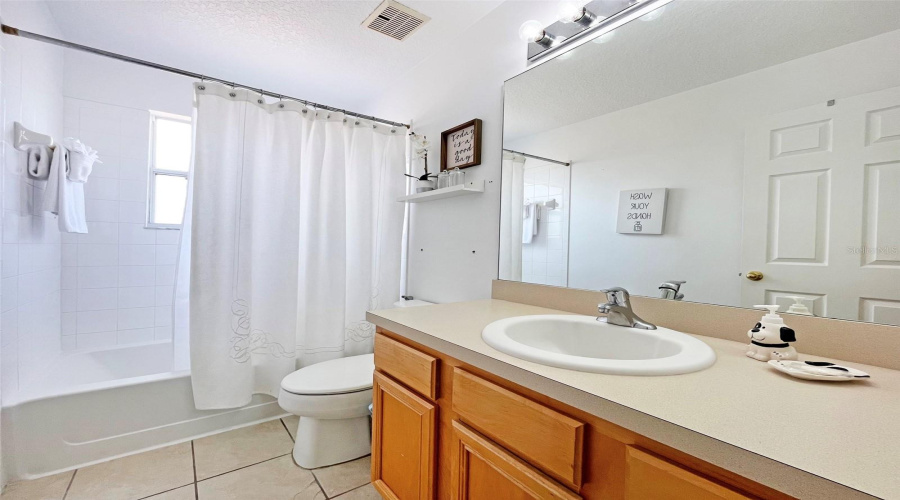 KISSIMMEE, Florida 34746, 6 Bedrooms Bedrooms, ,5 BathroomsBathrooms,Residential,For Sale,MADIERA BEACH,0,MFRS5149098