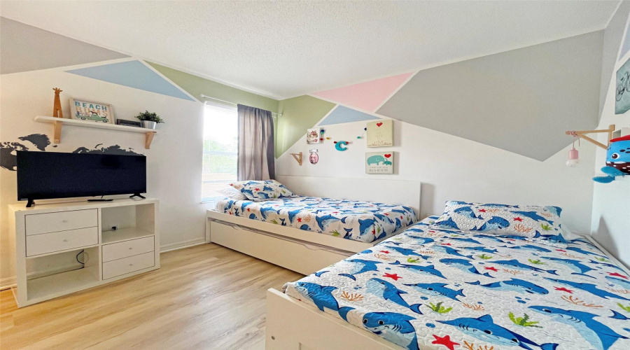 KISSIMMEE, Florida 34746, 6 Bedrooms Bedrooms, ,5 BathroomsBathrooms,Residential,For Sale,MADIERA BEACH,0,MFRS5149098