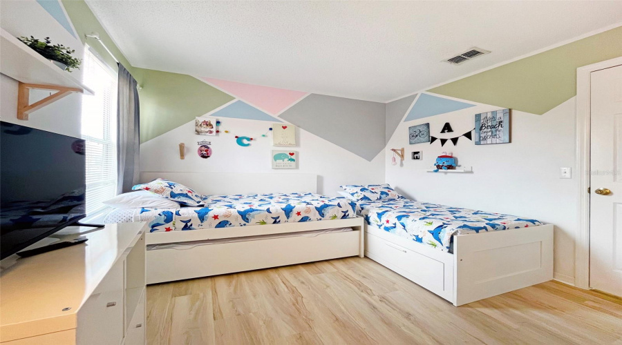 KISSIMMEE, Florida 34746, 6 Bedrooms Bedrooms, ,5 BathroomsBathrooms,Residential,For Sale,MADIERA BEACH,0,MFRS5149098