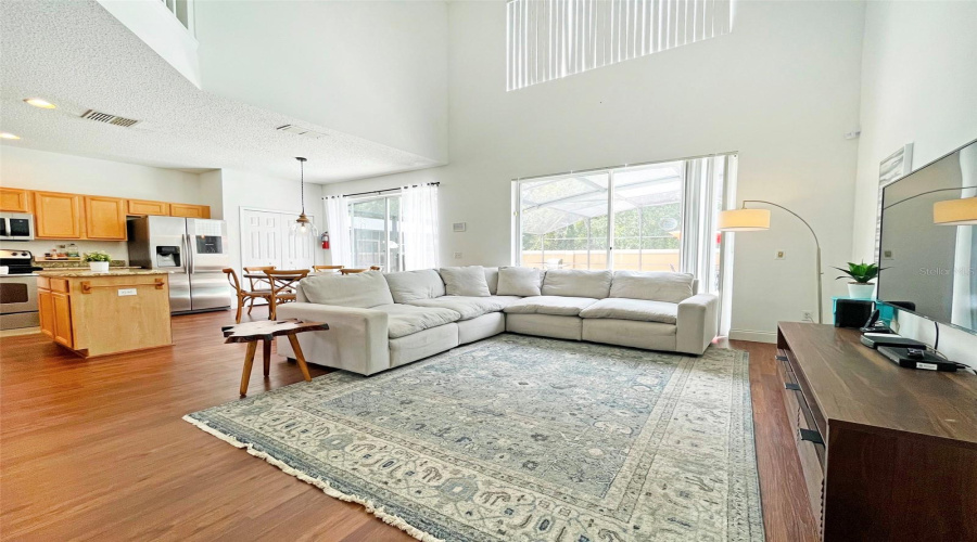 KISSIMMEE, Florida 34746, 6 Bedrooms Bedrooms, ,5 BathroomsBathrooms,Residential,For Sale,MADIERA BEACH,0,MFRS5149098