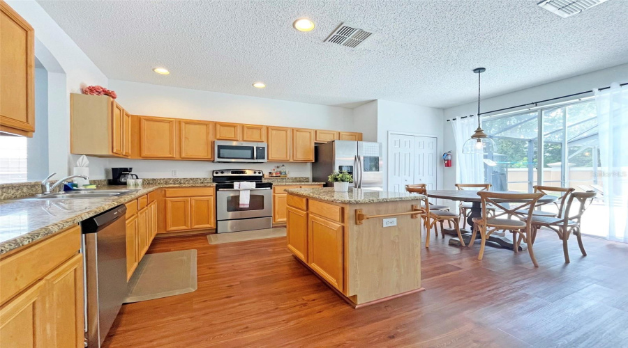 KISSIMMEE, Florida 34746, 6 Bedrooms Bedrooms, ,5 BathroomsBathrooms,Residential,For Sale,MADIERA BEACH,0,MFRS5149098