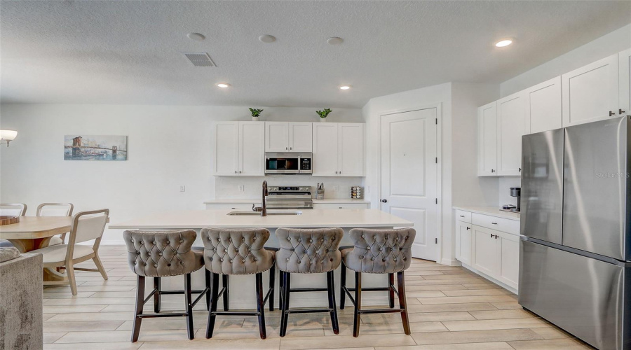 DAVENPORT, Florida 33896, 5 Bedrooms Bedrooms, ,4 BathroomsBathrooms,Residential,For Sale,DERWENT,0,MFRO6403200
