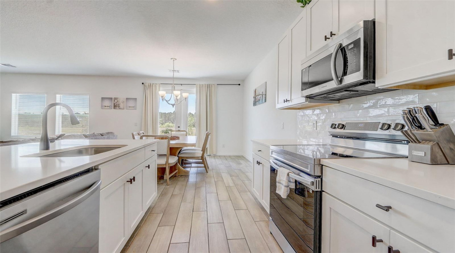 DAVENPORT, Florida 33896, 5 Bedrooms Bedrooms, ,4 BathroomsBathrooms,Residential,For Sale,DERWENT,0,MFRO6403200