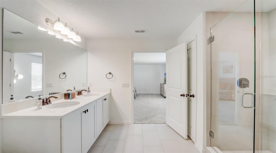 DAVENPORT, Florida 33896, 5 Bedrooms Bedrooms, ,4 BathroomsBathrooms,Residential,For Sale,DERWENT,0,MFRO6403200